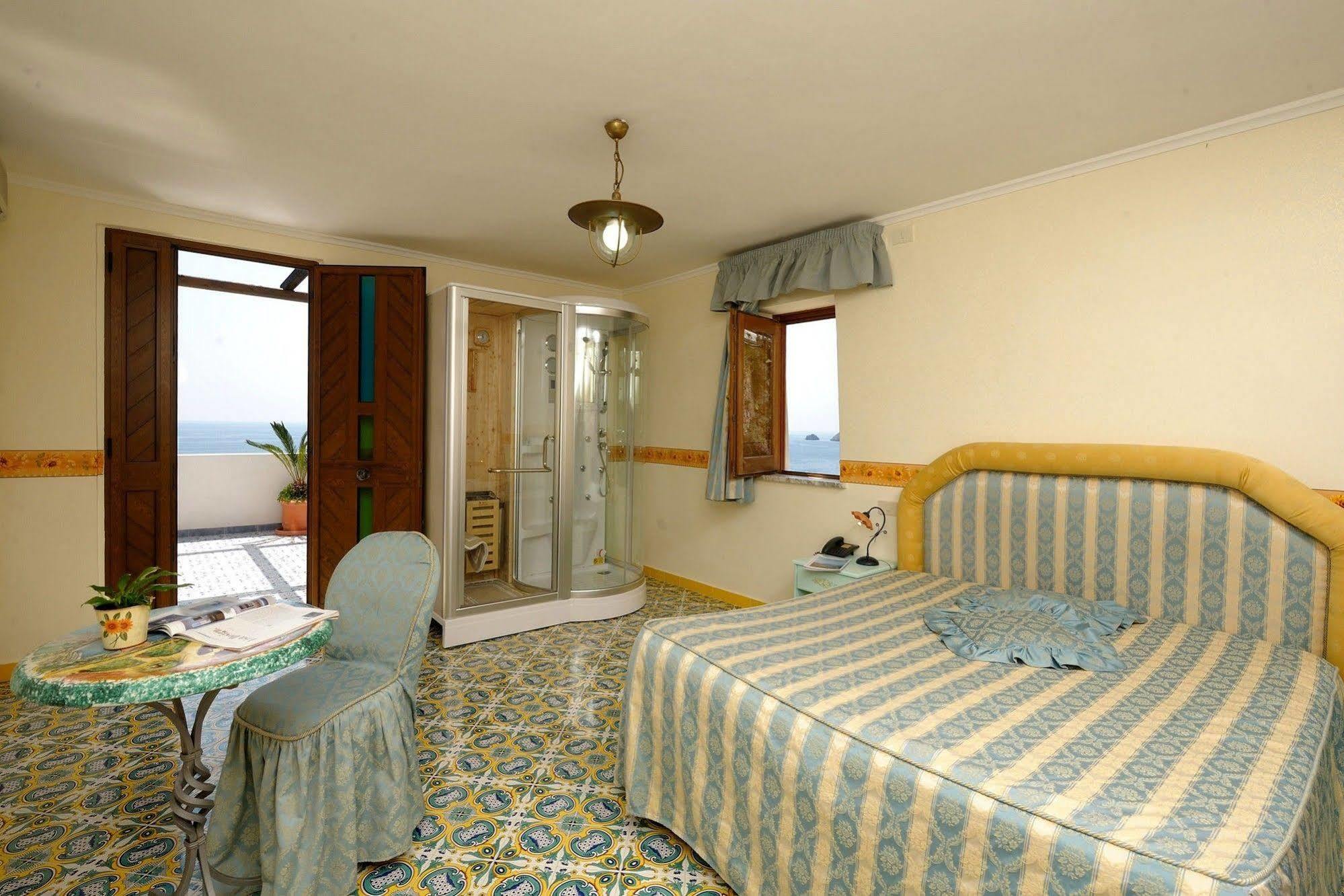 La Del Fiordo Hotel 3*